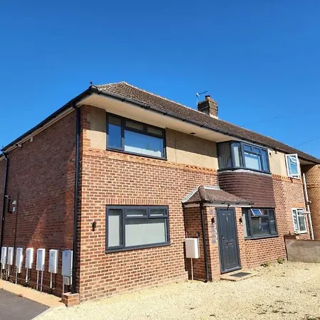 Hazel 1-Bedroom Cousy Flat, Parking, Wifi, Prime Location, Close To Blenheim Palace & Oxford Kidlington Exterior foto