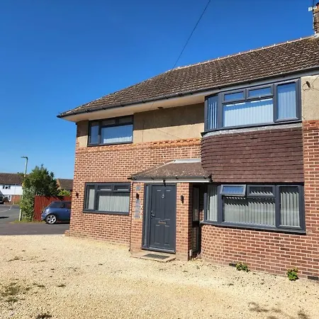 Hazel 1-Bedroom Cousy Flat, Parking, Wifi, Prime Location, Close To Blenheim Palace & Oxford Kidlington Exterior foto
