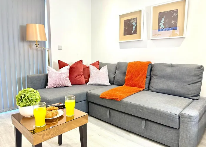 Hazel 1-Bedroom Cousy Flat, Parking, Wifi, Prime Location, Close To Blenheim Palace & Oxford