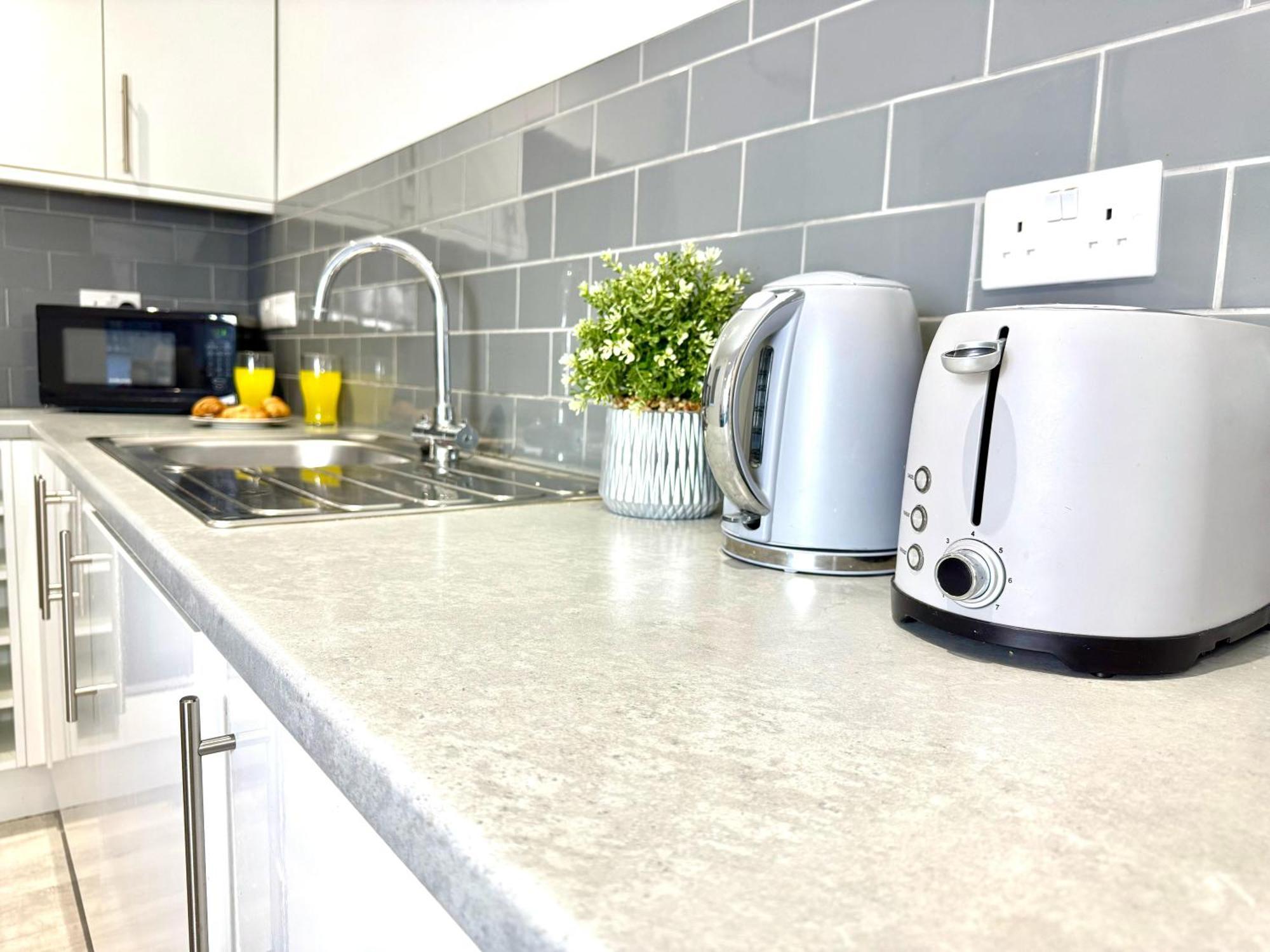 Hazel 1-bedroom Cousy Flat, Parking, Wifi, Prime Location, Close To Blenheim Palace & Oxford Kidlington
