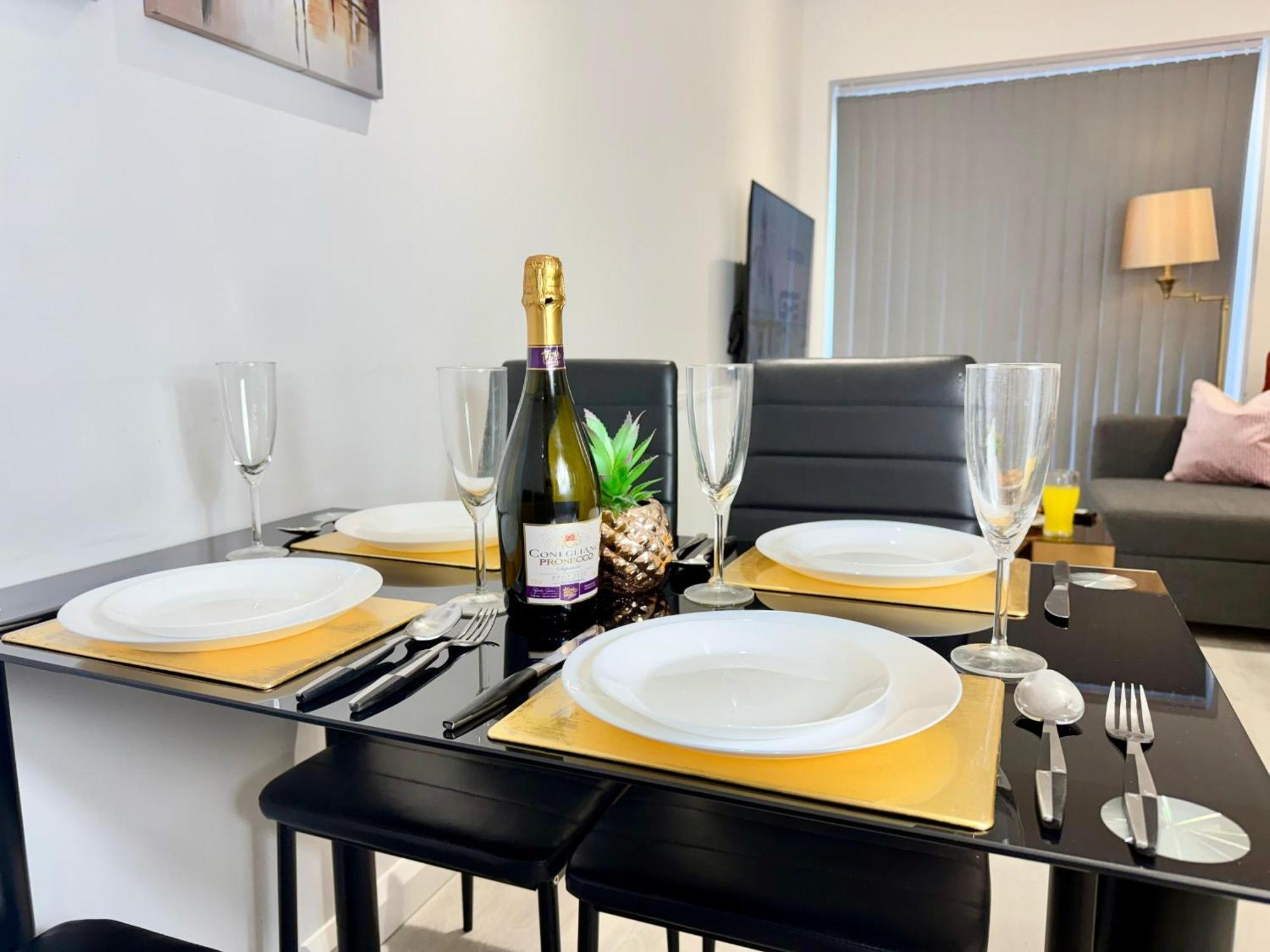 Apartment Hazel 1-bedroom Cousy Flat, Parking, Wifi, Prime Location, Close To Blenheim Palace & Oxford *